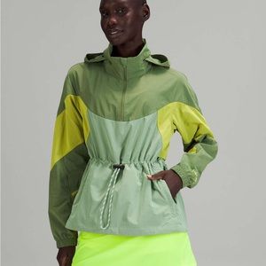 Lululemon green anorak jacket size 4 rain hiking jacket